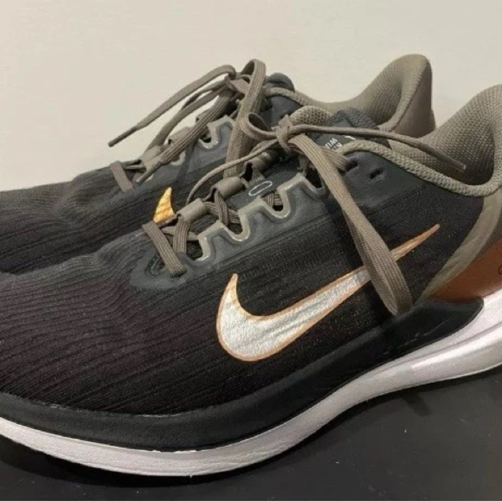 Nike Womens Air Winflo 9 DD8686-005 Gray Running Shoes Sneakers Size 7.5